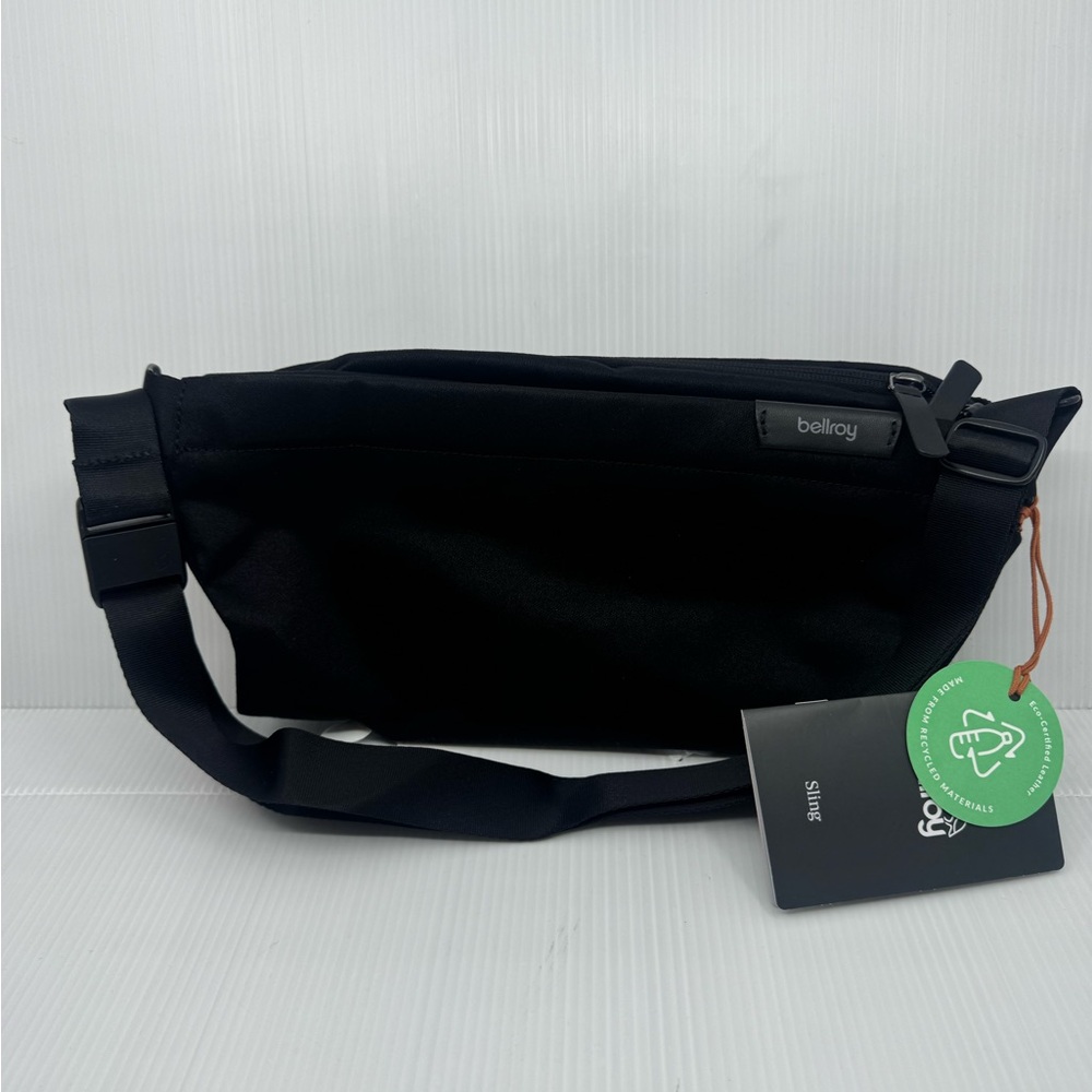 Bellroy Black crossbody sling for  Men 7L